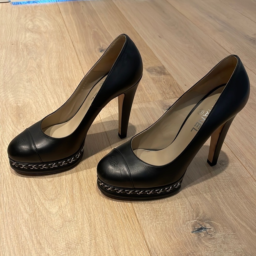 Authentic CHANEL calfskin pumps